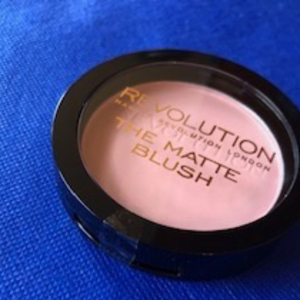 *HOST PICK* Revolution Makeup The Matte Blush *NEW*